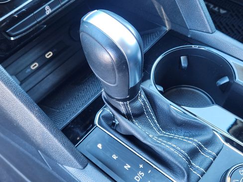 Certified 2022 Volkswagen Atlas SE image 14