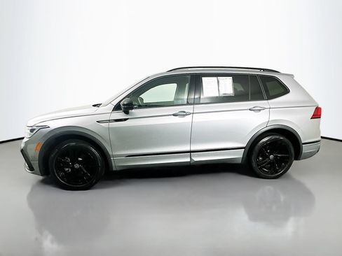 Used 2023 Volkswagen Tiguan SE R-Line AWD/4WD image 4