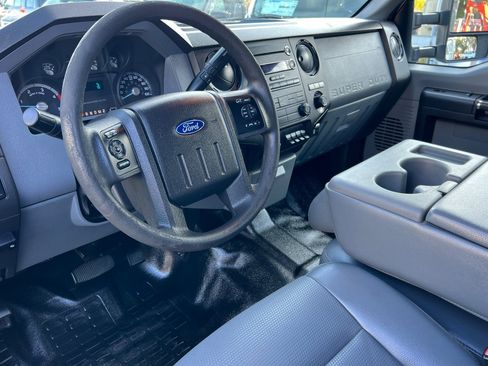 Used 2016 Ford F550 2WD Crew Cab Super Duty image 10