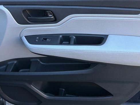 Used 2023 Honda Odyssey EX-L image 23