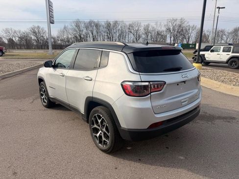 Used 2025 Jeep Compass Limited image 5