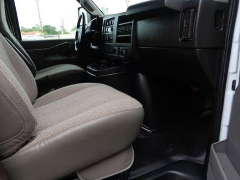 Used 2020 Chevrolet Express 3500 w/ Power Convenience Package RWD image 10