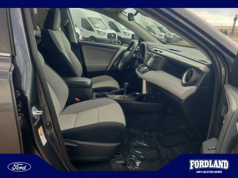 Used 2017 Toyota RAV4 XLE w/ Carpet Mat Package AWD/4WD image 19