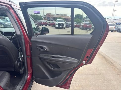 Used 2022 Chevrolet Trax LT w/ Driver Confidence Package AWD/4WD image 26