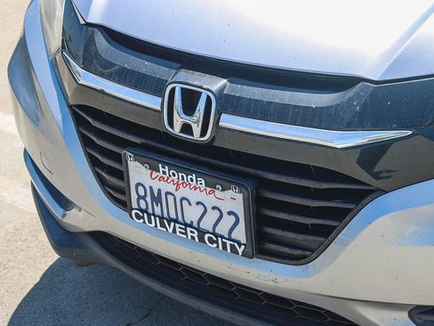 Used 2017 Honda HR-V LX image 5