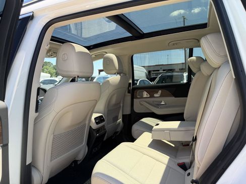 Certified 2025 Mercedes-Benz GLS 450 4MATIC image 16