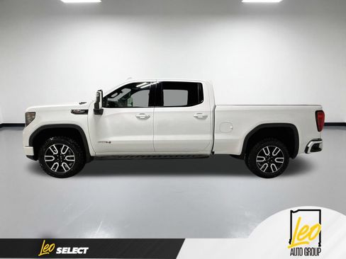 Used 2024 GMC Sierra 1500 AT4 w/ Technology Package AWD/4WD image 11