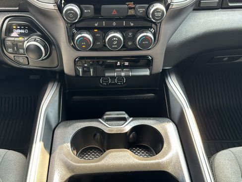 Used 2024 RAM 1500 Big Horn AWD/4WD image 33