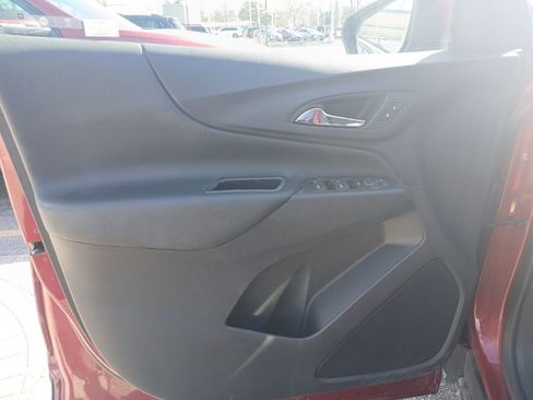 Used 2023 Chevrolet Equinox LT image 7