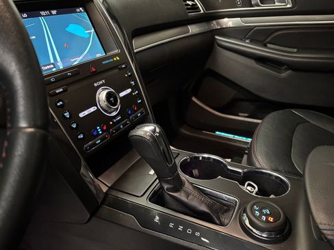 Used 2019 Ford Explorer Sport w/ Equipment Group 401A AWD/4WD image 18