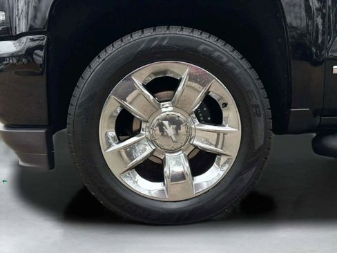 Used 2017 Chevrolet Silverado 1500 LTZ Z71 w/ LTZ Plus Package image 38