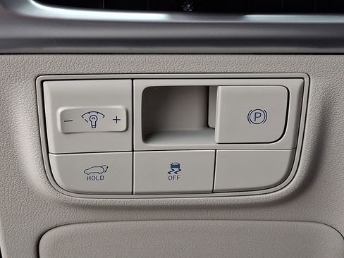 Certified 2025 Hyundai Tucson Limited image 28