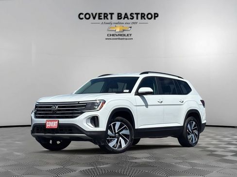 Used 2025 Volkswagen Atlas SE FWD image 1