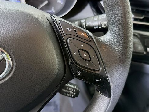 Used 2020 Toyota C-HR LE image 20