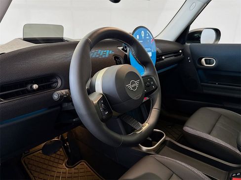 Certified 2025 MINI Cooper S image 9