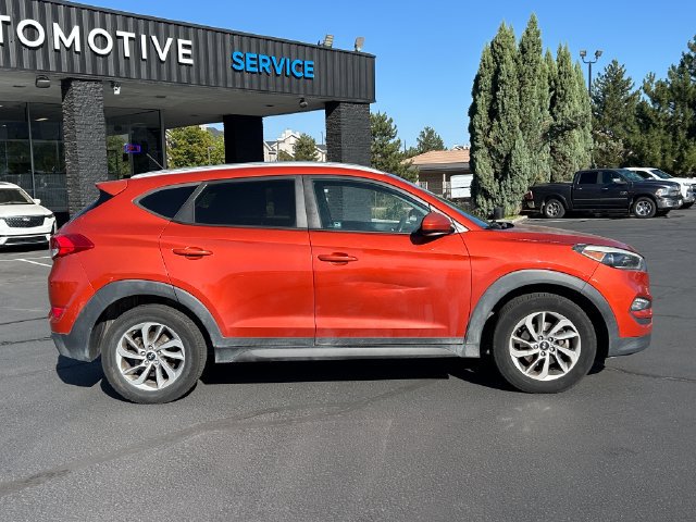 Used 2016 Hyundai Tucson SE w/ Option Group 02 AWD/4WD image 2