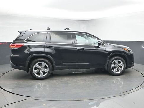 Used 2017 Toyota Highlander Limited AWD/4WD image 9