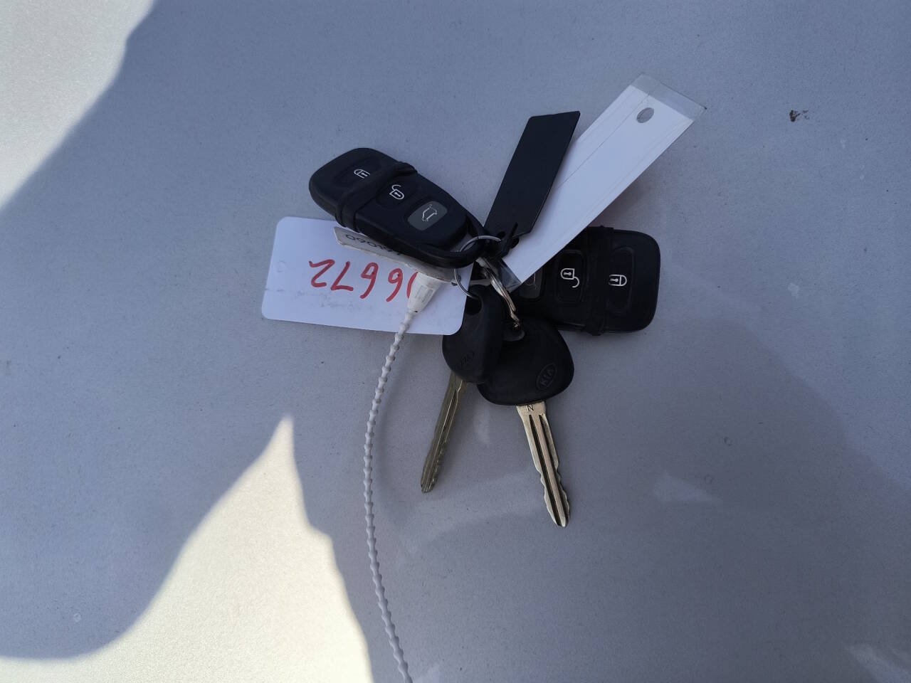 Used 2008 Kia Rondo FWD image 44
