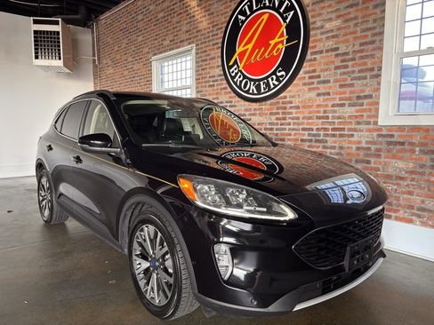 Used 2020 Ford Escape Titanium image 27