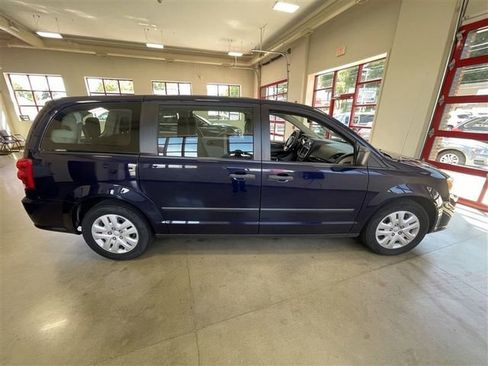 Used 2015 Dodge Grand Caravan American Value Package w/ UConnect Hands-Free Group FWD image 8