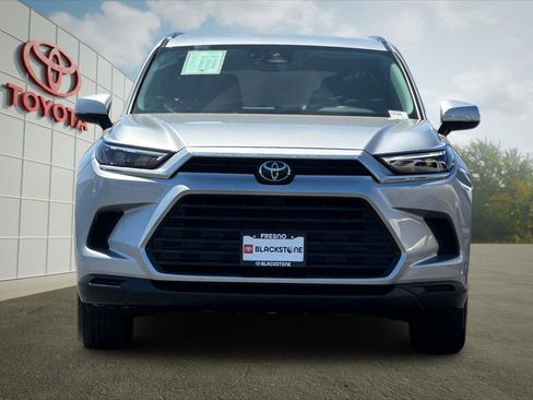 Certified 2025 Toyota Grand Highlander FWD image 8