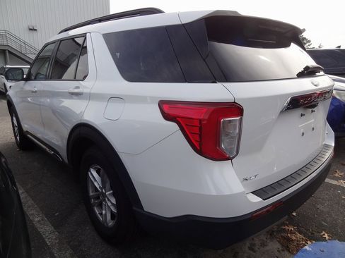 Certified 2020 Ford Explorer XLT w/ Equipment Group 202A image 5