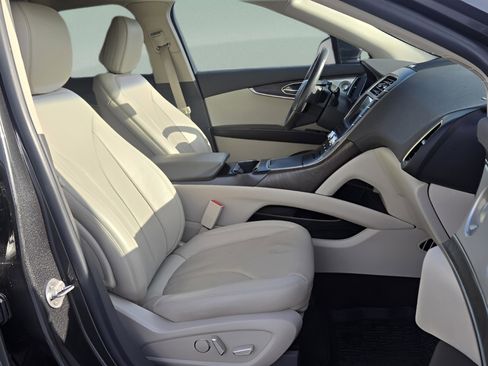 Used 2020 Lincoln Nautilus Reserve w/ Equipment Group 202A image 14