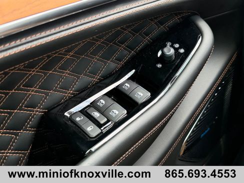 Used 2024 Jeep Grand Cherokee L Summit AWD/4WD image 31