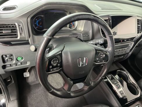 Used 2020 Honda Pilot Black Edition image 32