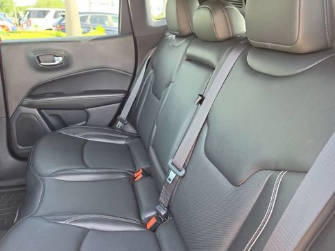 Used 2021 Jeep Compass Latitude w/ Driver Assistance Group FWD image 12