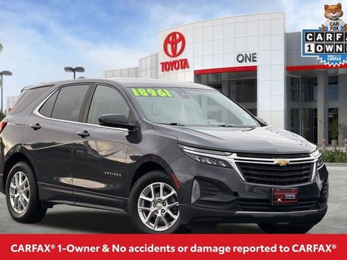 Used 2022 Chevrolet Equinox LT w/ Driver Convenience Package image 2