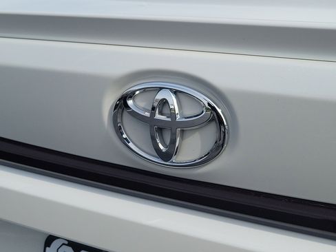 Certified 2022 Toyota Corolla SE FWD image 7