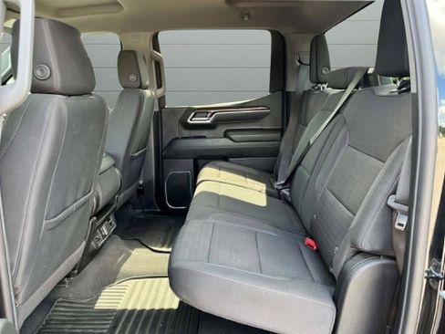 Used 2025 Chevrolet Silverado 1500 LT RWD image 17
