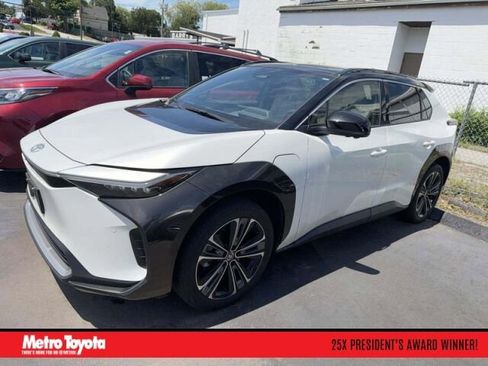 Used 2023 Toyota bZ4X AWD w/ Weather Package image 1