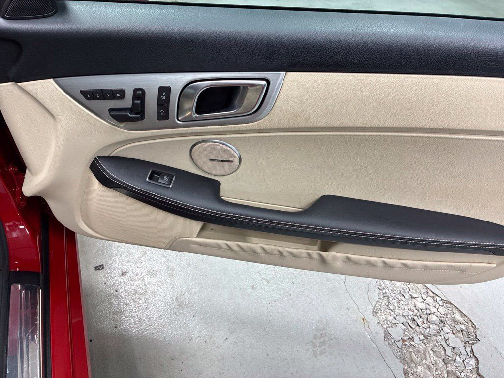 Used 2014 Mercedes-Benz SLK 250 image 8