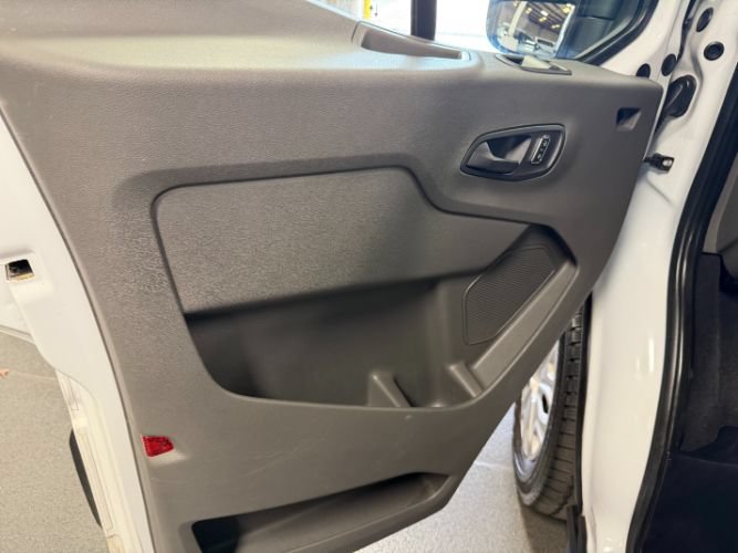 Used 2024 Ford Transit 350 XLT RWD image 11