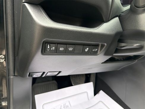 Used 2023 Toyota RAV4 XLE Premium image 18