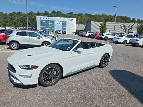 Used 2021 Ford Mustang Premium RWD image 7