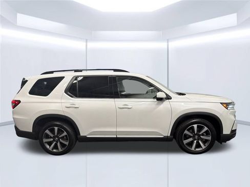 Used 2023 Honda Pilot Elite image 4