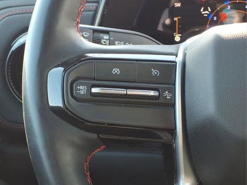 Used 2023 Chevrolet Colorado Z71 w/ Z71 Convenience Package 2 image 16