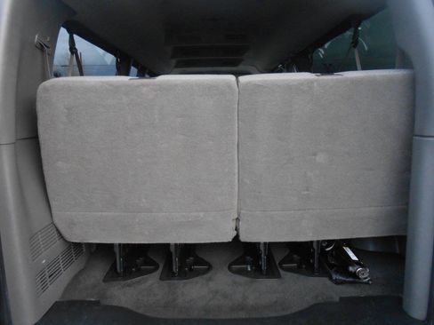 Used 2017 Chevrolet Express 3500 LT w/ LT Preferred Equipment Group image 15