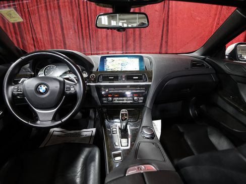 Used 2017 BMW 640i Convertible image 17