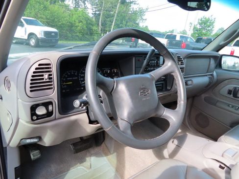 Used 1999 Chevrolet Suburban 2500 w/ Preferred Equipment Group 3 AWD/4WD image 29