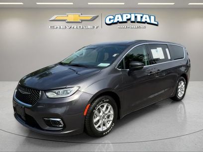 Used 2023 Chrysler Pacifica Touring-L