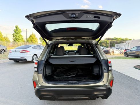 Used 2025 Subaru Forester Premium AWD/4WD image 36