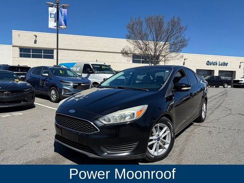 Used 2016 Ford Focus SE w/ SE Cold Weather Package image 11
