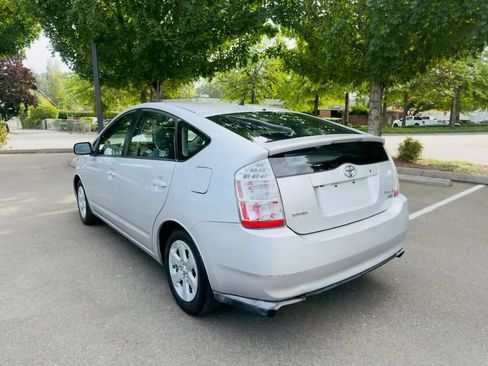 Used 2007 Toyota Prius w/ Pkg 3 FWD image 3
