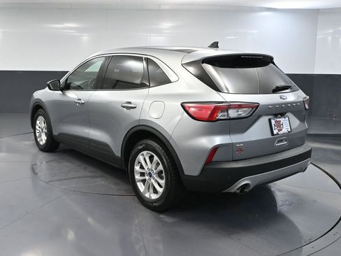 Used 2022 Ford Escape SE w/ Convenience Package FWD image 9