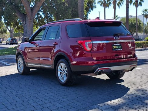 Used 2017 Ford Explorer XLT image 5