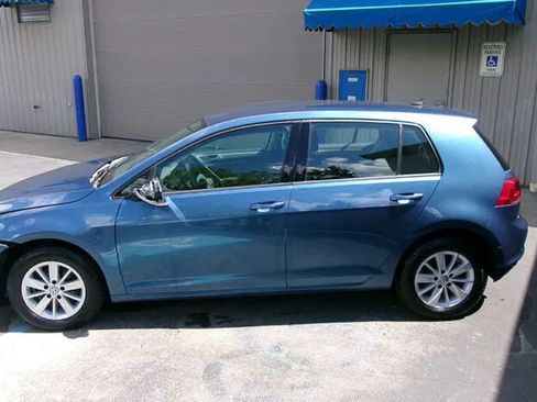 Used 2017 Volkswagen Golf SE FWD image 5
